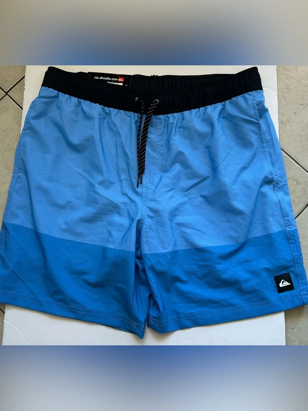 Quiksilver Men's Two-Tone Blue Board Shorts with Black Waistband